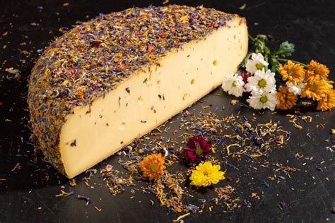 Histoire De La Tomme Aux Fleurs Chez Marius Votre Fromager