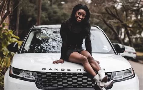 Simone Biles E Sua Paix O Por Carros De Luxo Conhe A A Cole O Da