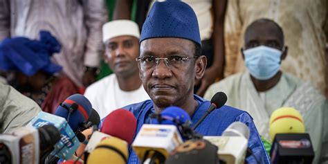 Au Mali Assimi Goïta renforce son emprise sur le gouvernement Jeune