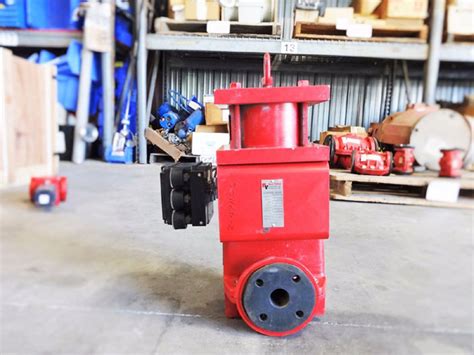 RED VALVE 1.5" CONTROL PINCH VALVE WITH ELECTRO-PNEUMATIC POSITIONER SERIES 5200