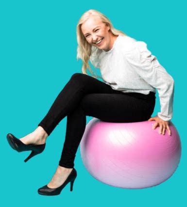 Elina Aalto Nyt pinnalla – Näyttelijä, valmentaja, juontaja