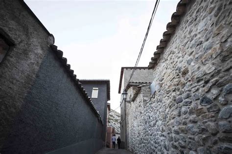 Fotos Del Pueblo De Huesca Con Habitantes Una Joya Del Rom Nico Y