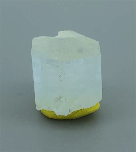 28 Carats Natural Aquamarin Crystal From Skardu Pakistan