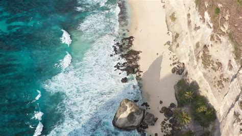 Pantai Diamond Nusa Penida Pesona Permata Tersembunyi Di Bali