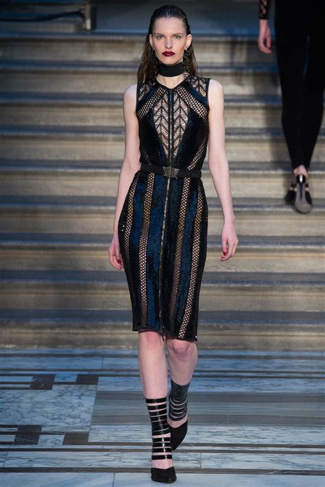 Julien Macdonald Fall 2015 Ready To Wear Fashion Show Runway Fashion