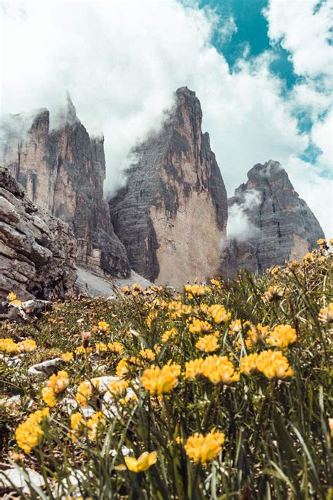 Solve Tre Cime Di Lavaredo Italia Jigsaw Puzzle Online With 425 Pieces