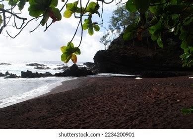 1,148 Red Sand Beach Maui Images, Stock Photos, 3D objects, & Vectors ...