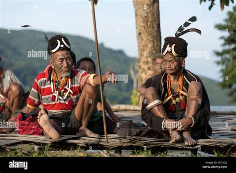 Ex Headhunters Pertenecientes A La Tribu Hongpoi Konyak Village