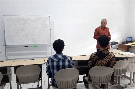 Penyerahan Buku Tabungan Dan Atm Untuk Mahasiswa Baru Penerima Kip