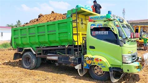 TELOLET Basuri Dump Truk Hino Dutro Bongkar Muatan Timbunan Tanah