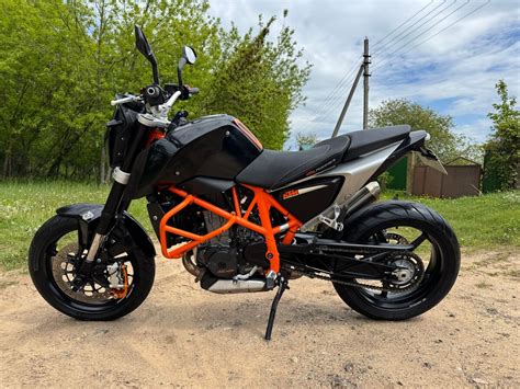 Купить б у KTM 690 Duke инжектор 6 передач в Москве чёрный naked bike 2012 года по цене 450 000