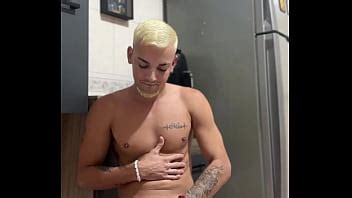 Joven Llega Del Colegio Con Ganas De Correrse Y Tira Leche En La Cocina XVIDEOS