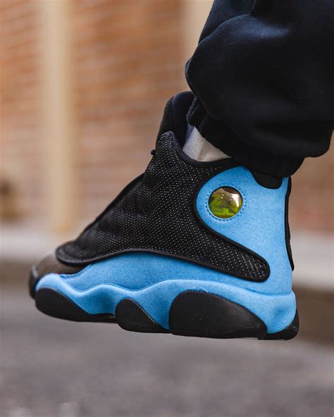 Hình ảnh Mẫu Giày Air Jordan 13 Blackuniversity Blue Tuyệt đẹp