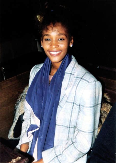 40 Rare and Stunning Photographs of a Young and Beautiful Whitney ...