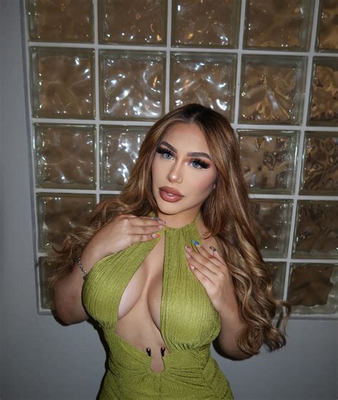 Lesley Karlette (@lesleykarlette) • Instagram photos and videos