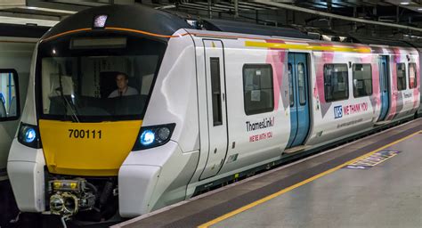 Nhs Train 400 Thameslink S New Livery For One Of Its 700 S Flickr