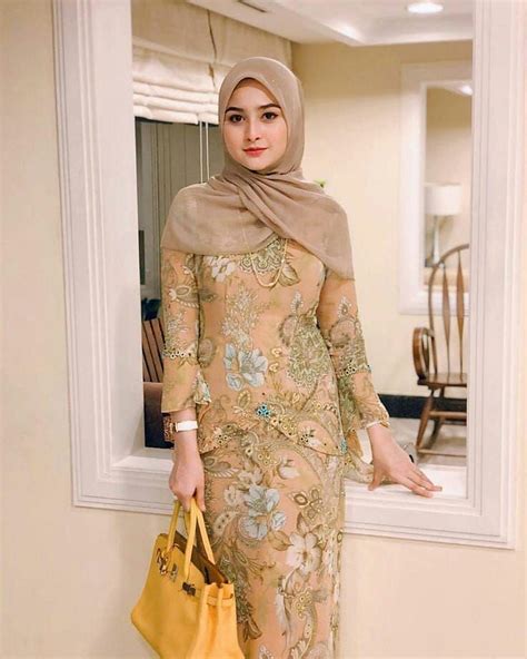 Desain Baju Kebaya Trend Terpopuler 30 Model Baju Kebaya Modern Hijab 9 Gambar Model Kebaya