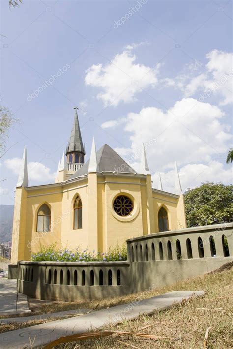 Espectacular vista de la Capilla de Nuestra Señora de Lourdes Parque