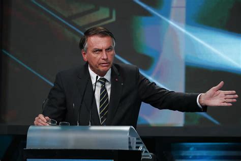 Bolsonaro Declara A La Policía Sobre Presunto Fraude Con El Certificado