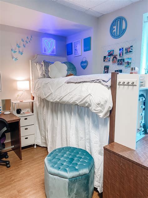 8 Tips To Organize Your Dorm Room