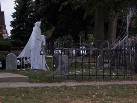 Haunted Halloween Graveyard Ideas