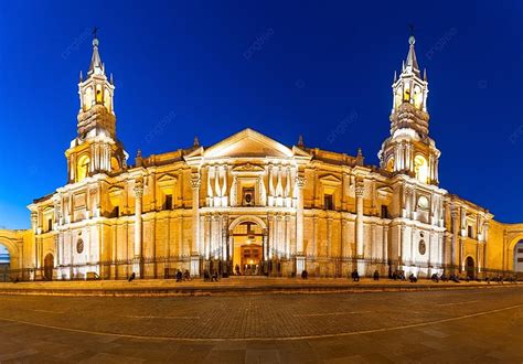 A Catedral Basílica De Arequipa Está Localizada Na Plaza De Armas Vetor