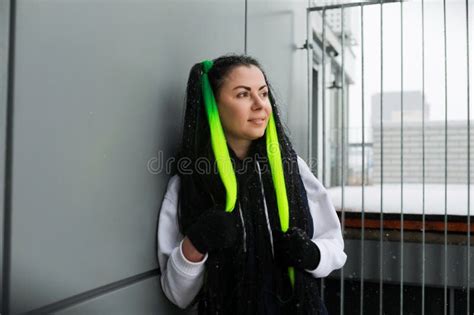 Woman With Green Hair Leaning Against Wall Stock Image Image Of Individuality City 314312391