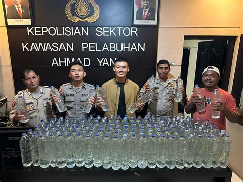 Polisi Temukan Botol Miras Di Area Pelabuhan Ahmad Yani Ternate