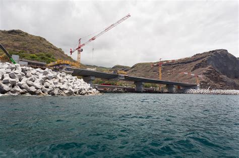 La Réunion La Nouvelle Route du Littoral point détape sur le plus