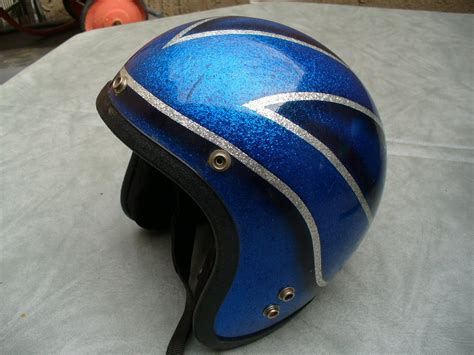 VINTAGE KLASS: Latest vintage helmets in