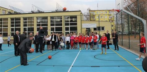 Przy białobrzeskiej jedynce powstały dwa nowe boiska wielofunkcyjne