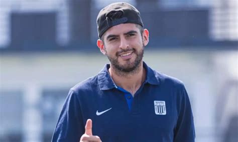 Millet Figueroa Luce Esbelta Figura En Bikini Verde Entre Bolas