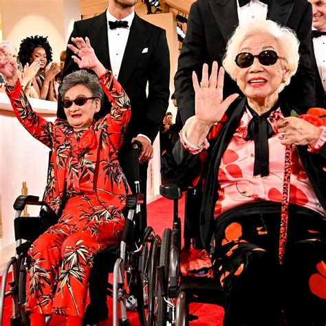 Nǎi Nai and Wài Pó Stars Offer Sweetest Moment at 2024 Oscars