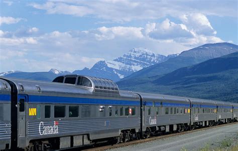 À Bord Du Train Le Canadien Voyage Autotour Les Maisons Du Voyage