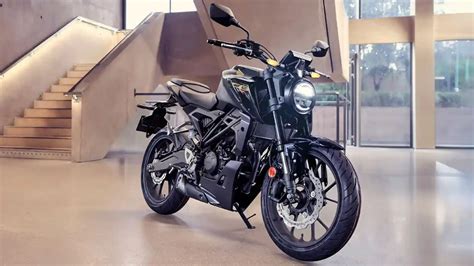 Motor Naked Bermesin Ringkas Ini Dapat Fitur Baru Honda Merilis Cb R