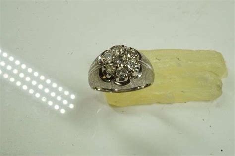 14k White Gold Ring w/(7) Diamonds - Yellow Tag Auctions