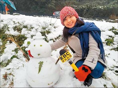 主播奮戰寒流 追雪冷到麻痺 自由娛樂