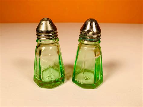 Hazel Atlas Green Depression Salt And Pepper Shakers