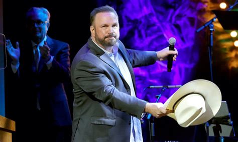 Garth Brooks Marks Central Park Show 25th Anniversary With Special