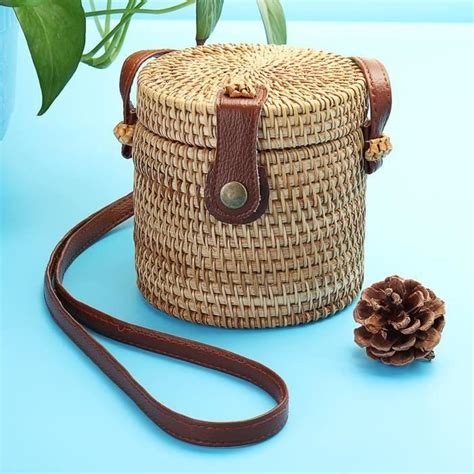 Sac Rond En Rotin Et Paille Pour Femme Bali Île Bohême 13x13cm