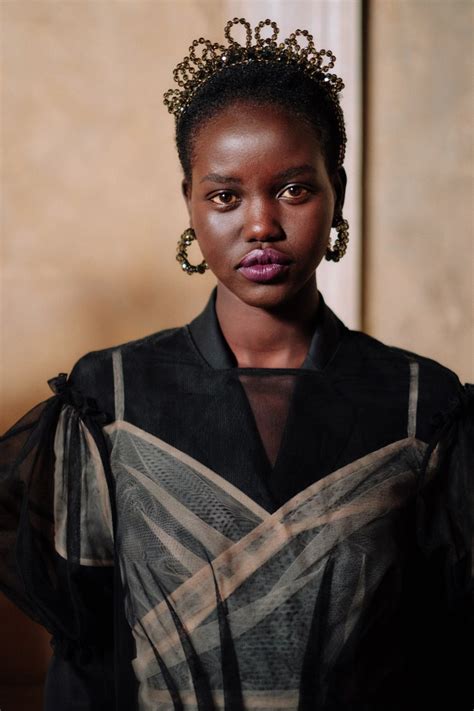 Les mannequins black à suivre en 2019 Vogue France