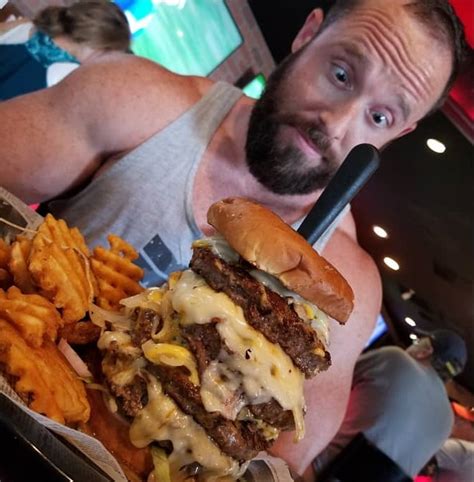 Detroit Burger Bar S Lb I Burger Challenge Foodchallenges