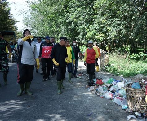 World Cleanup Day 2022 Bupati Dan Forkopimda Gotong Royong