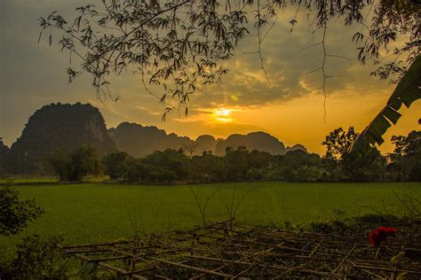 Sunrise in Vietnam | View across he rice field at Tam Coc Ga… | Flickr