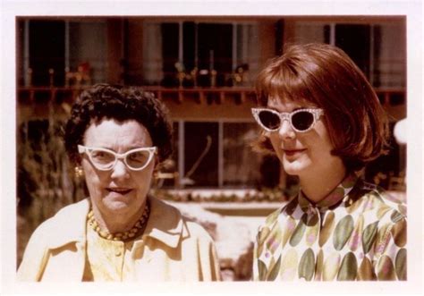 46 Cool Pics That Defined Women S Sunglasses Of The 1960s Vintage News Daily