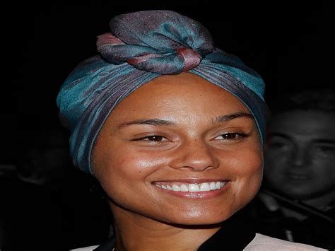 Alicia Keys Finally Wore Makeup Again For An Important Reason