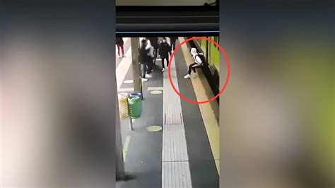 Ragazzino Spinto Sotto Il Treno A Seregno Cosa Ha Deciso Il Giudice