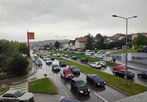 Veliko Nevrijeme Zahvatilo Banjaluku Na Zapadnom Tranzitu Stvorile Se