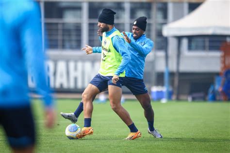 Renato Portaluppi Comanda Treino Para Definir Equipe Para Encarar O Bahia