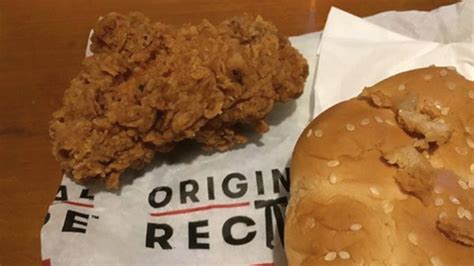 Womans Disgusting Find In Her Kfc Chicken